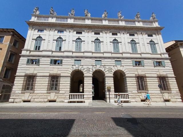 Appartamento in affitto di 140 m² in Corso Cavour