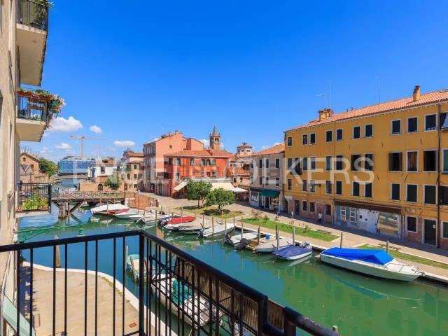 Appartamento in affitto di 140 m² in Fondamenta Rughetta Dorsoduro