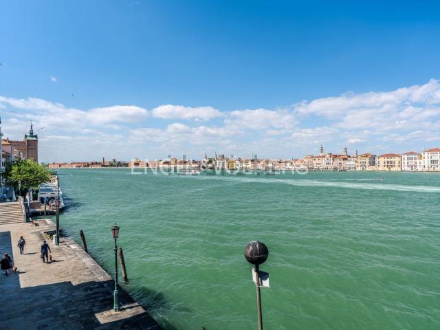Appartamento in affitto di 140 m² in Fondamenta Sant&apos Eufemia