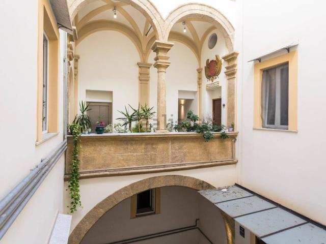 Appartamento in affitto di 141 m² in Via Montevergini, 4