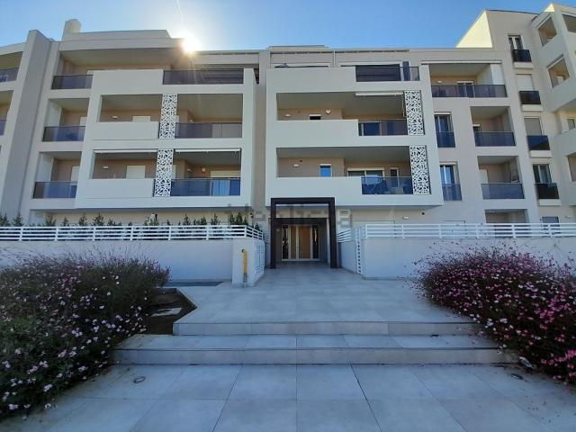 Appartamento in affitto di 141 m² in Via Mario Ronzini