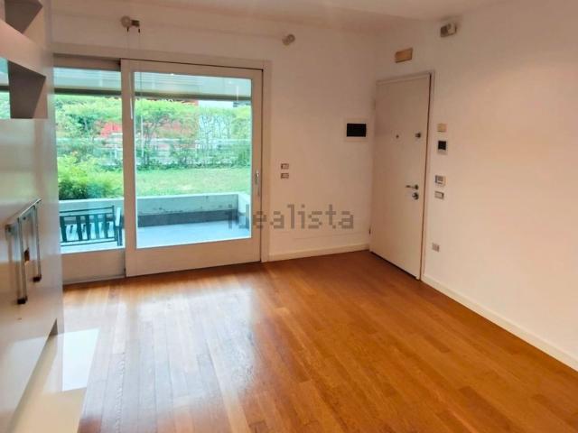 Appartamento in affitto di 144 m² in Via Fontane