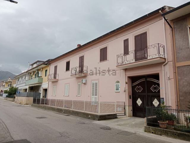 Appartamento in affitto di 145 m² in Via Circumvallazione, 47