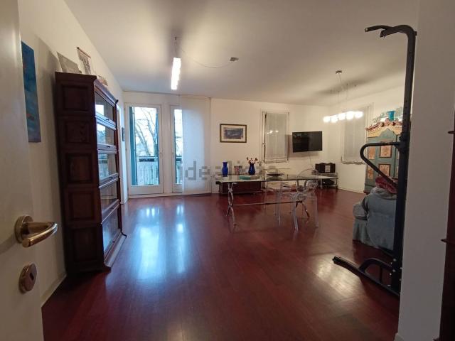 Appartamento in affitto di 145 m² in Via Alessandro Stoppato