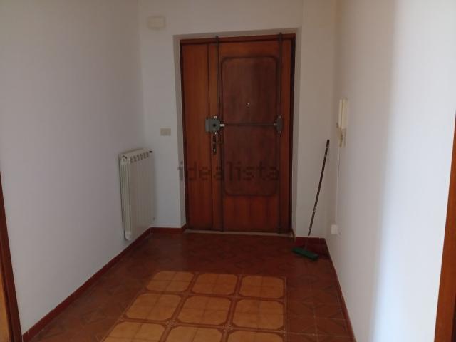 Appartamento in affitto di 145 m² in Via Giacomo Leopardi