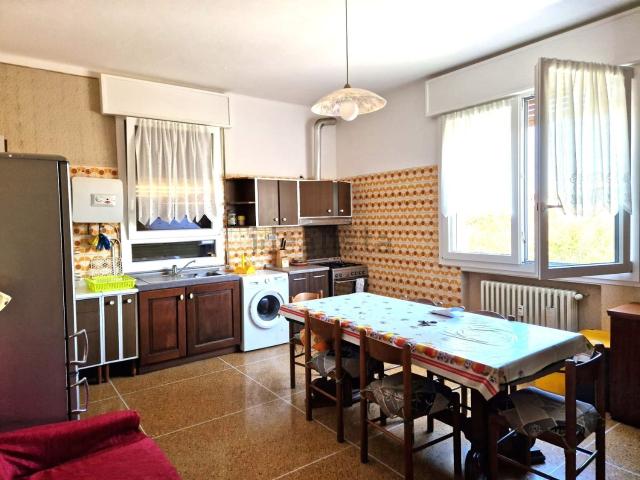 Appartamento in affitto di 145 m² in Via Emilia, 88