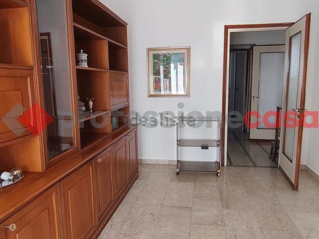 Appartamento in affitto di 145 m² in Via Livigno, 4