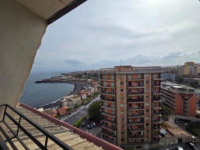 Appartamento in affitto di 145 m² in Viale Alcide De Gasperi, 173