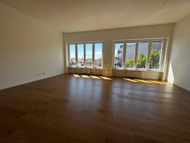 Appartamento in affitto di 146 m² in Via Silvio Spaventa, 7