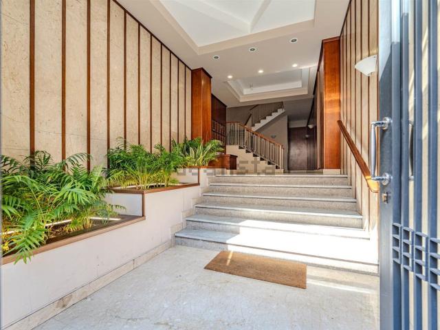 Appartamento in affitto di 147 m² in Via Francesco Crispi, 247