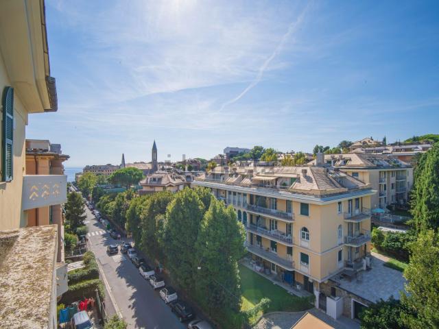 Appartamento in affitto di 147 m² in Via Zara