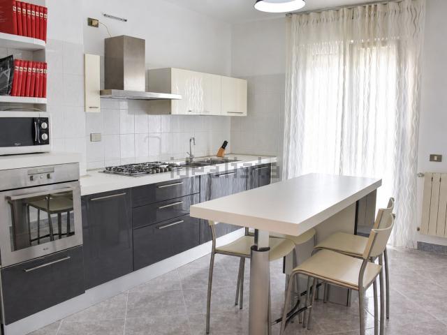 Appartamento in affitto di 149 m² in Via San Rocco, 40