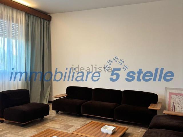 Appartamento in affitto di 150 m²