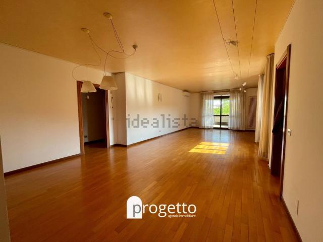 Appartamento in affitto di 150 m²
