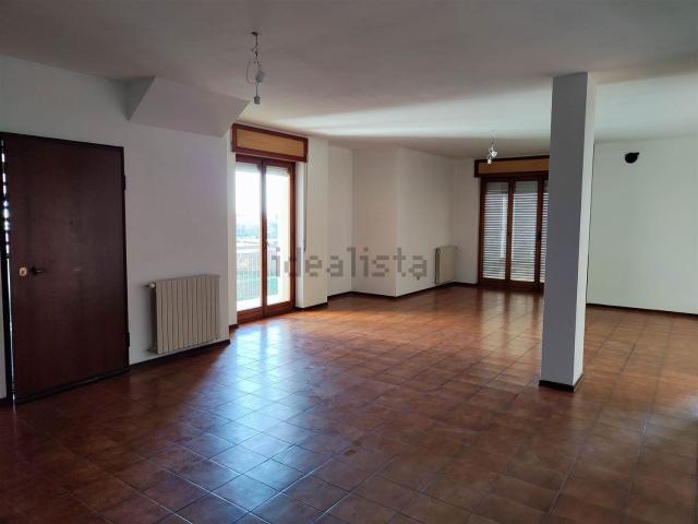 Appartamento in affitto di 150 m²