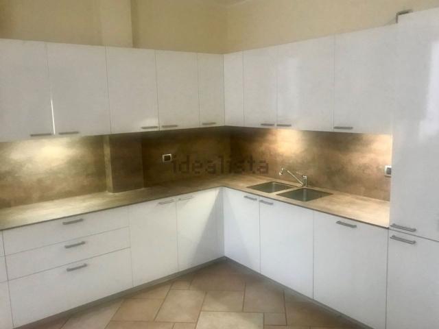 Appartamento in affitto di 150 m²