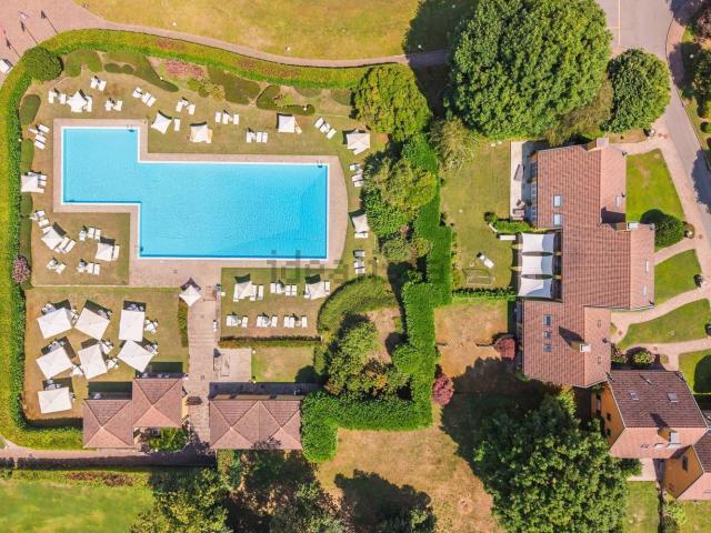 Appartamento in affitto di 150 m² in Via Castelconturbia