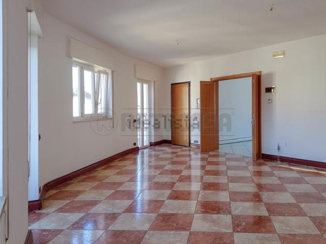 Appartamento in affitto di 150 m² in Via Castello, 24