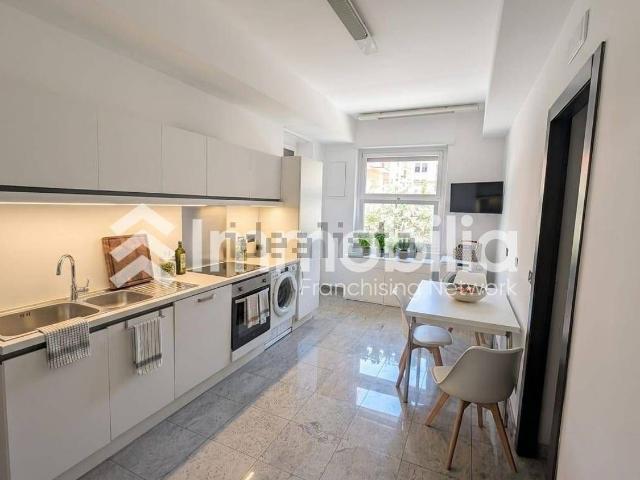 Appartamento in affitto di 150 m² in Via Amerigo Vespucci, 14