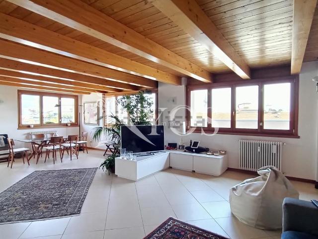 Appartamento in affitto di 150 m² in Via Angelo Michele Grancini, 8