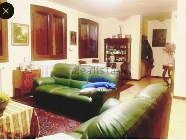 Appartamento in affitto di 150 m² in Via Abetone Superiore, 146