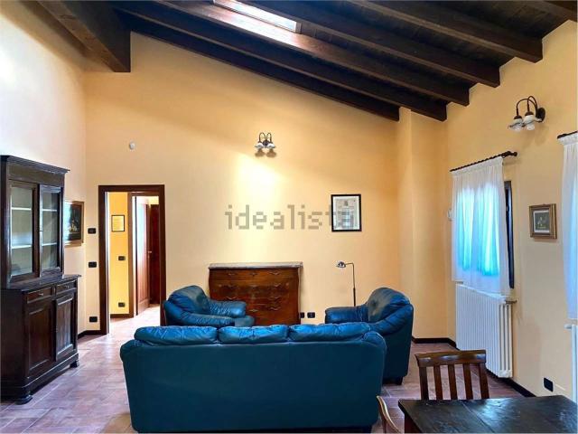 Appartamento in affitto di 150 m² in Via Abetone Superiore