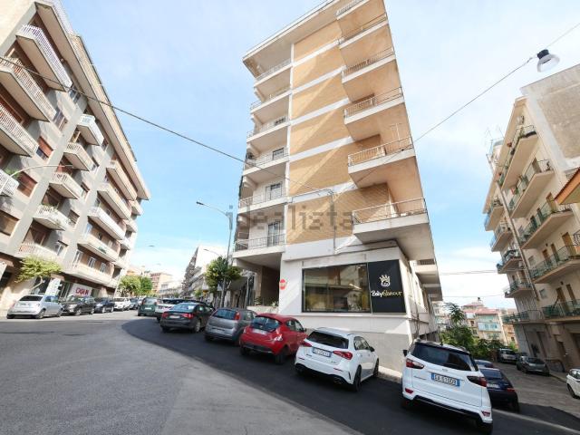 Appartamento in affitto di 150 m² in Via Archimede