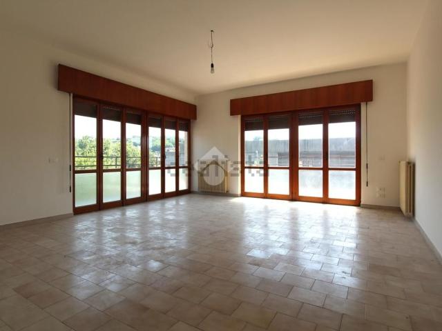 Appartamento in affitto di 150 m² in Via Bologna, 6