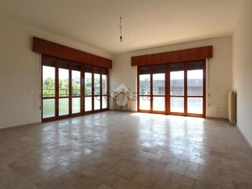 Appartamento in affitto di 150 m² in Via Bologna, 6