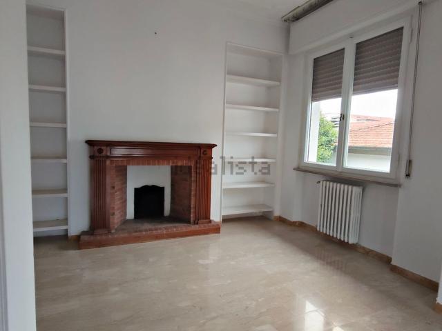 Appartamento in affitto di 150 m² in Via Bologna