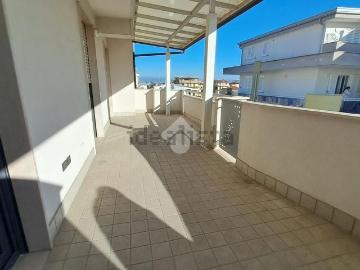 Appartamento in affitto di 150 m² in Via Brindisi, 1