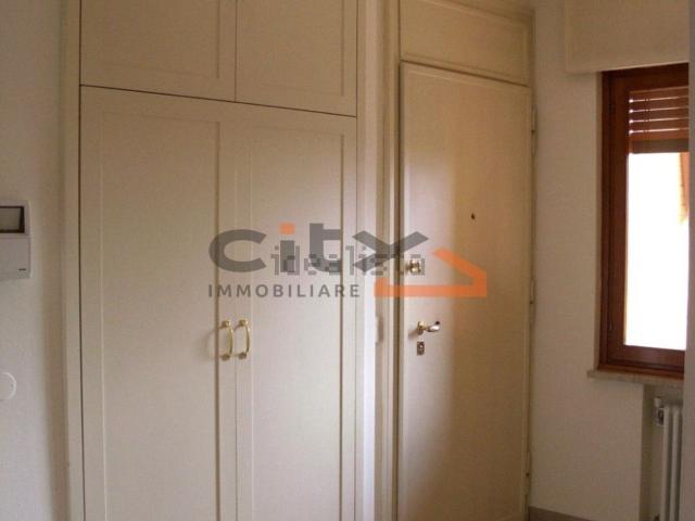Appartamento in affitto di 150 m² in Via G. Sterni, 21