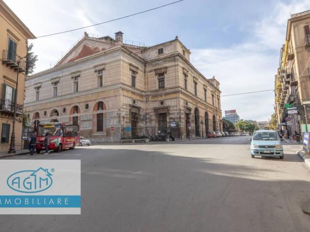 Appartamento in affitto di 150 m² in Via Domenico Scinà, 188