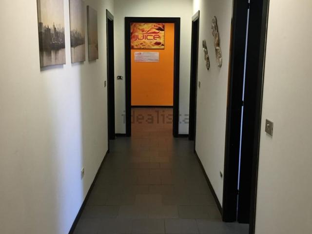 Appartamento in affitto di 150 m² in Via del Molo