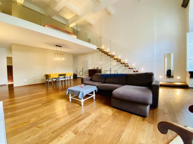 Appartamento in affitto di 150 m² in Via DEL DUOMO
