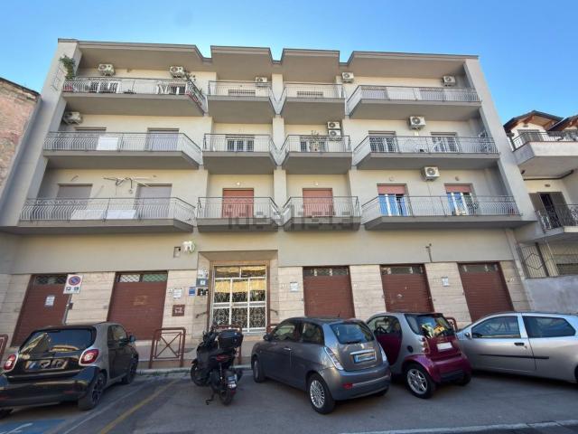 Appartamento in affitto di 150 m² in Via Filippo Turati