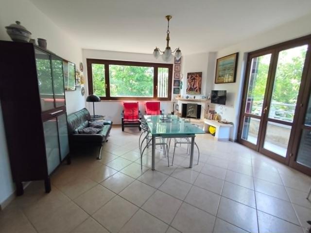 Appartamento in affitto di 150 m² in Via Iaconti