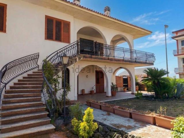Appartamento in affitto di 150 m² in Via Pier Luigi Deodato