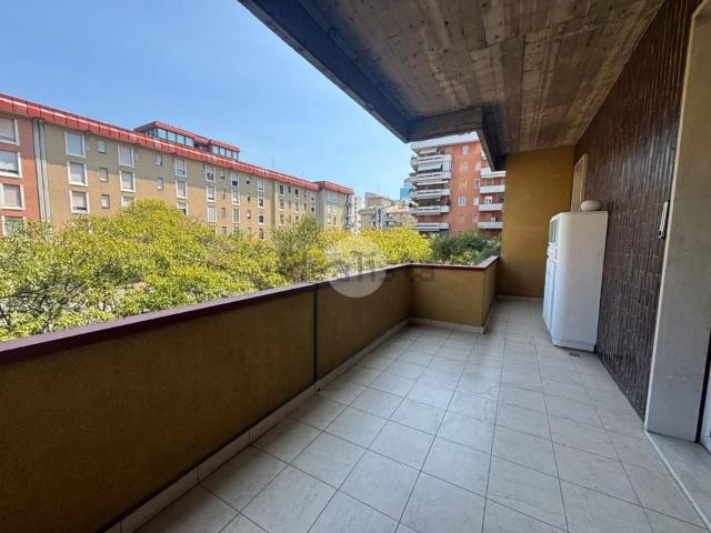 Appartamento in affitto di 150 m² in Via Rodi, 47