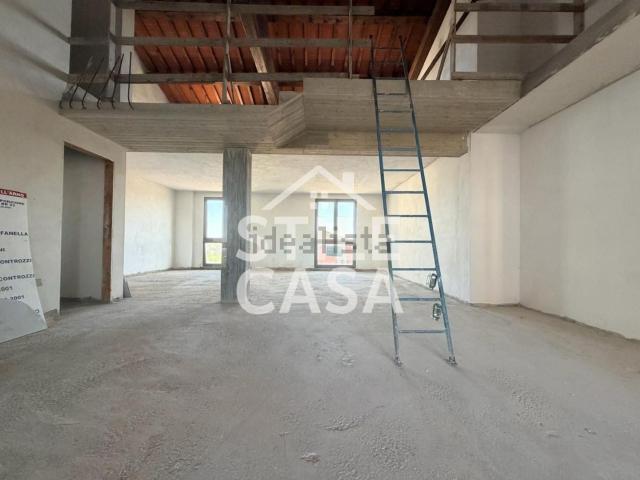 Appartamento in affitto di 150 m² in Via Roma, 2