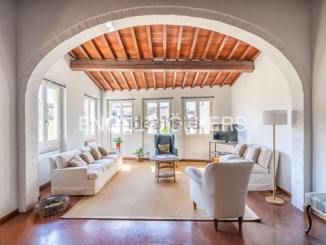 Appartamento in affitto di 150 m² in Via Ricasoli