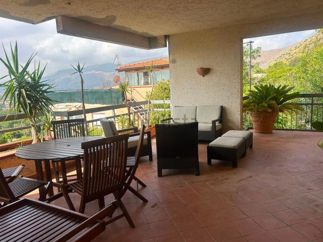 Appartamento in affitto di 150 m² in Via Tolomea