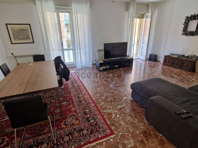 Appartamento in affitto di 150 m² in Via Umberto Giordano, 14