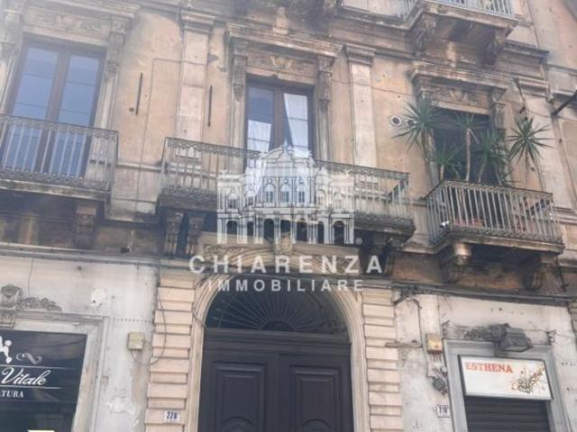 Appartamento in affitto di 150 m² in Via Umberto I, 220