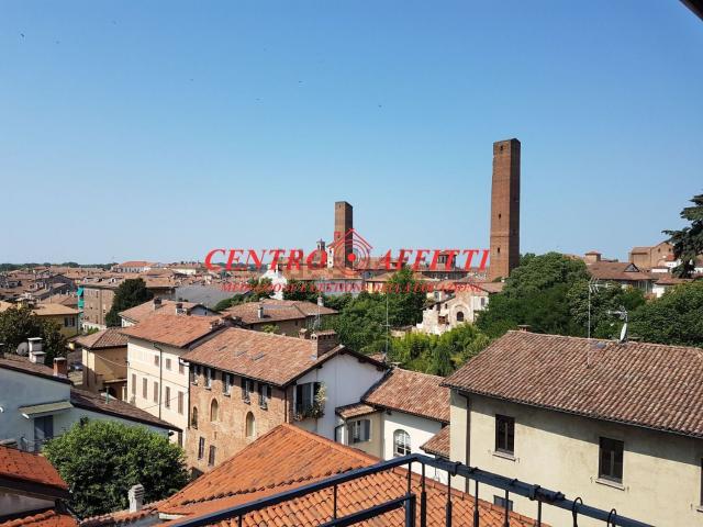 Appartamento in affitto di 150 m² in Via Volta, 1