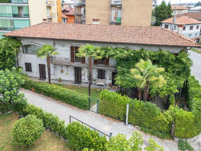 Appartamento in affitto di 150 m² in Via Vittorio Veneto, 30