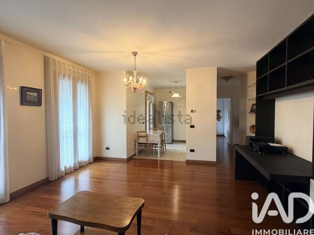 Appartamento in affitto di 150 m² in Via Virgilio Bardella