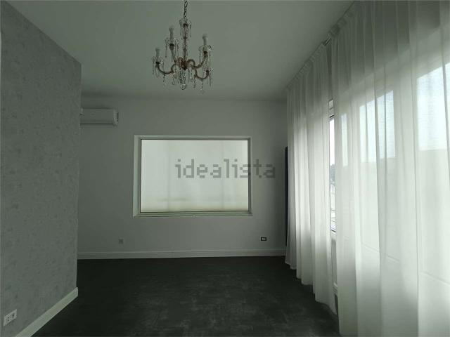 Appartamento in affitto di 150 m² in Viale Po, 3