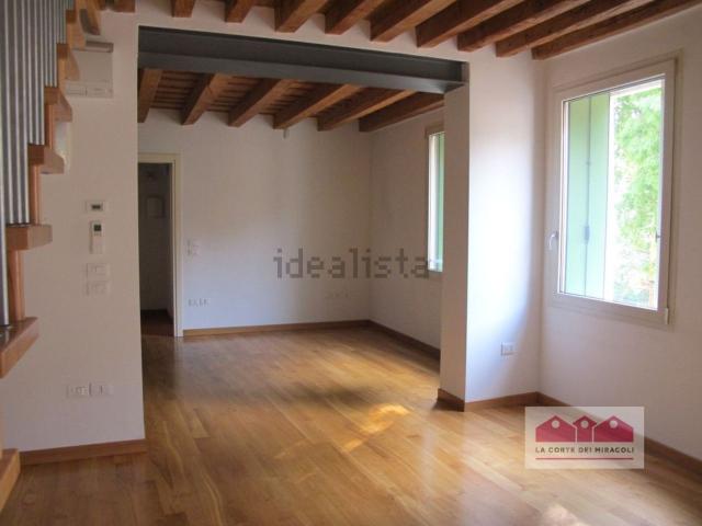 Appartamento in affitto di 150 m² in Viale Roma, 9