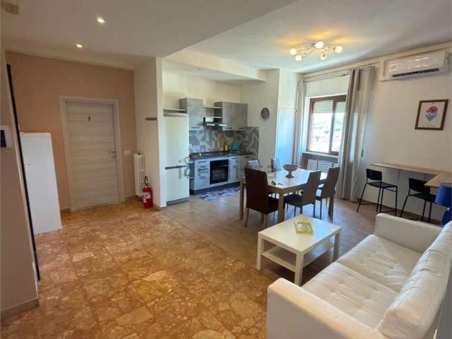 Appartamento in affitto di 150 m² in Corso Umberto I, 221